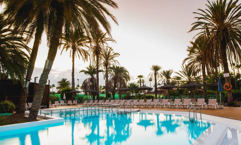 Piscina Hotel HL Miraflor Suites**** en Gran Canaria