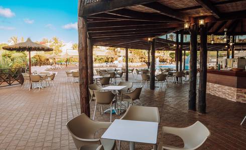 BAR PISCINA Hotel HL Club Playa Blanca**** en Lanzarote