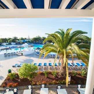 TERRAZA SOLARIUM Hotel HL Río Playa Blanca**** Lanzarote TERRAZA SOLARIUM Hotel HL Río Playa Blanca**** Lanzarote