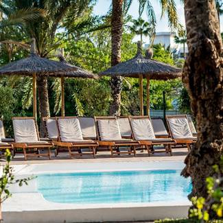 TERRAZA SOLARIUM Hotel HL Miraflor Suites**** en Gran Canaria TERRAZA SOLARIUM Hotel HL Miraflor Suites**** en Gran Canaria