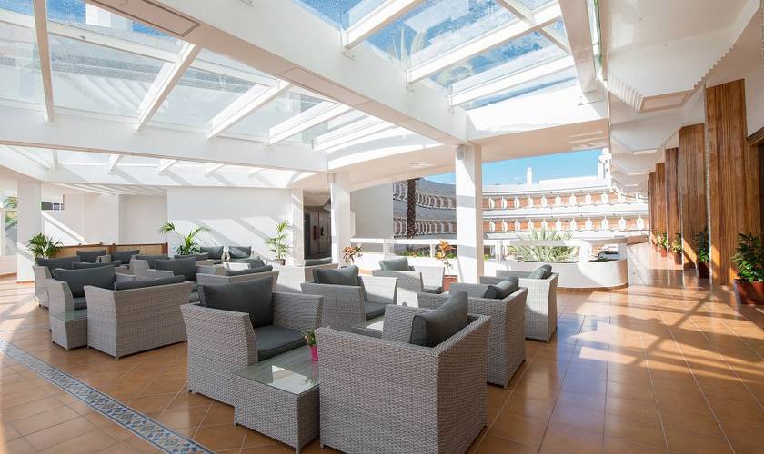Terraza Hotel HL Suitehotel Playa del Ingles**** Gran Canaria