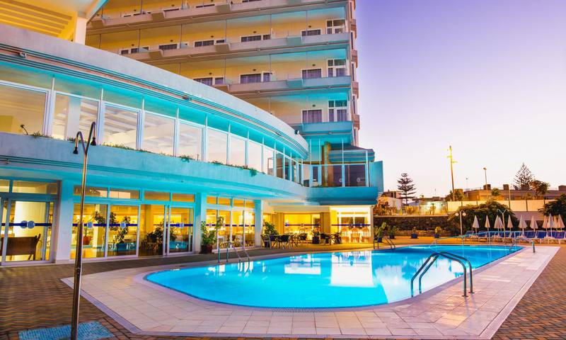 Piscina Hotel HL Suitehotel Playa del Ingles**** en Gran Canaria