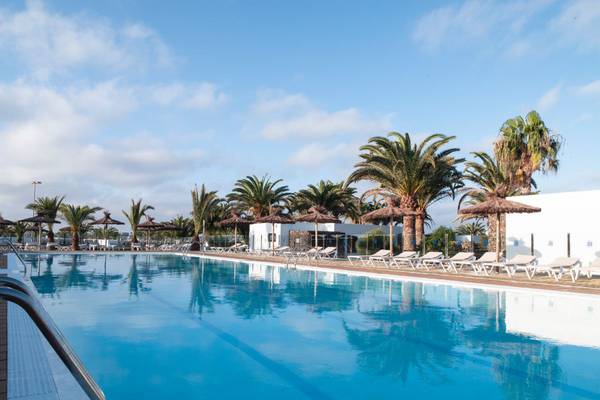 Piscinas Hotel HL Río Playa Blanca**** en Lanzarote Piscinas Hotel HL Río Playa Blanca**** en Lanzarote