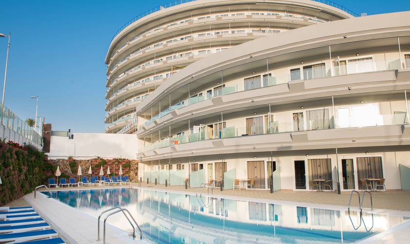 Piscina semiolímpica Hotel HL Suitehotel Playa del Ingles**** Gran Canaria