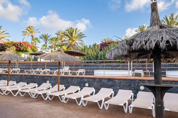 Terraza solarium Hotel HL Club Playa Blanca**** Lanzarote