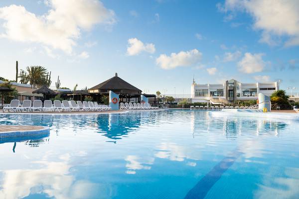 Piscinas Hotel HL Club Playa Blanca**** Lanzarote Piscinas Hotel HL Club Playa Blanca**** Lanzarote