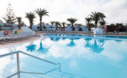 PISCINAS Hotel HL Río Playa Blanca**** en Lanzarote