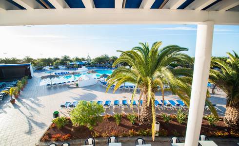 TERRAZA SOLARIUM Hotel HL Río Playa Blanca**** en Lanzarote TERRAZA SOLARIUM Hotel HL Río Playa Blanca**** en Lanzarote