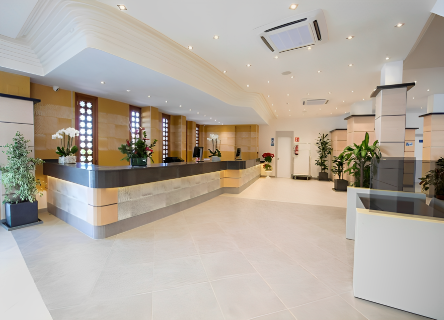 SIEMPRE A SU DISPOSICIÓN Hoteles López SIEMPRE A SU DISPOSICIÓN Hoteles López