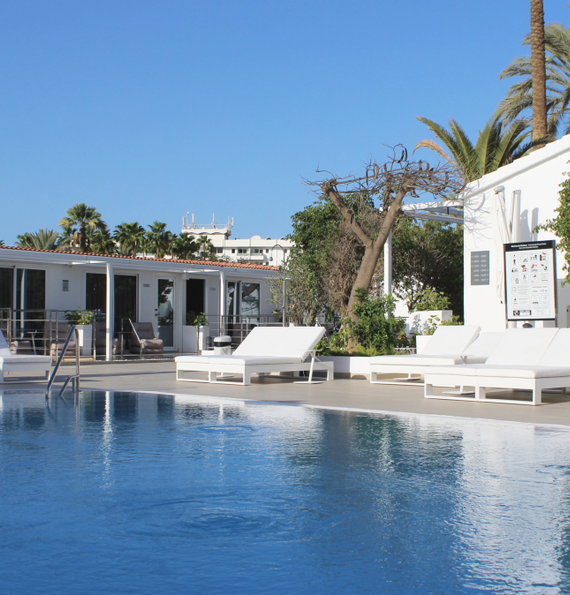 Solárium zona “Adults Only” Hotel HL Miraflor Suites**** Gran Canaria Solárium zona “Adults Only” Hotel HL Miraflor Suites**** Gran Canaria